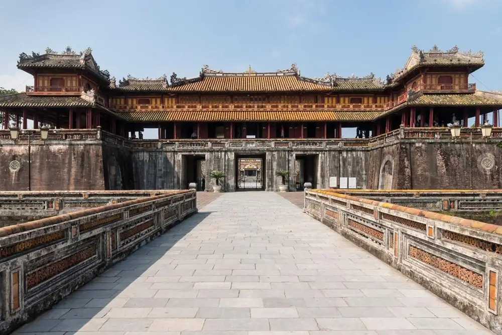 Đặt Tour Ngay Hôm Nay Để Khám Phá Huế Mộng Mơ!