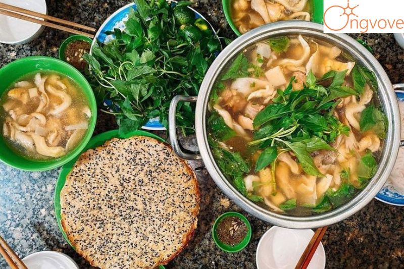 Giới thiệu món lẩu gà lá é