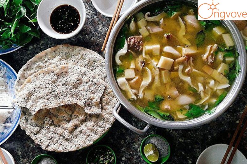 Lẩu gà lá é 668