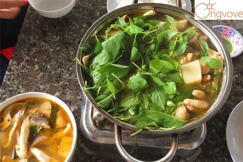 Lẩu gà lá é – 89 Hai Bà Trưng