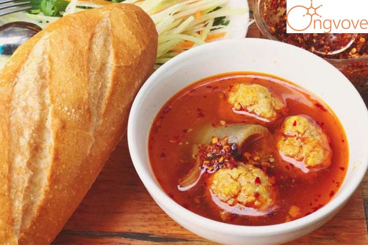 Bánh mì xíu mại Đà Lạt Bùi Thị Xuân