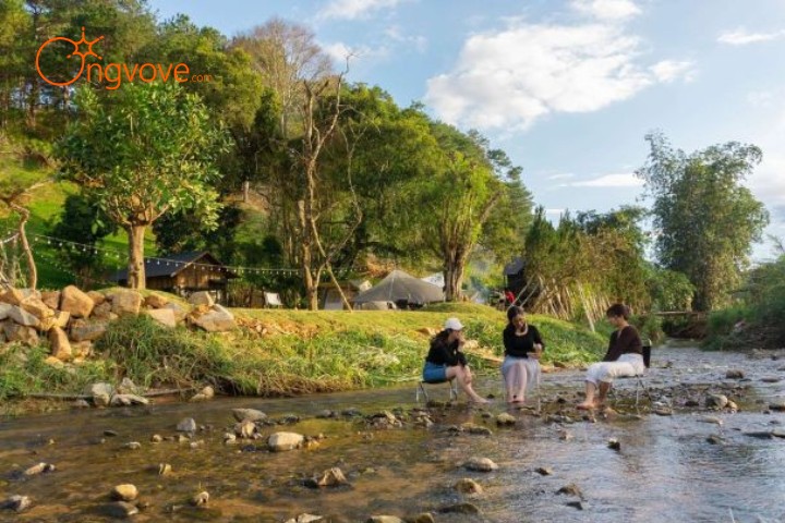 Sống ảo_ cùng dòng suối mát lành Cà phê Glamping Thôn Lũng
