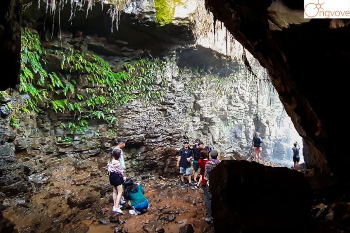 Khám Phá Hang Gió Bí Ẩn Ở Thác Voi