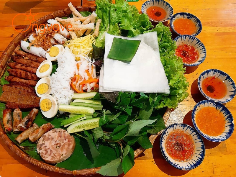 Thưởng thức nem nướng Đơn Dương Đà Lạt