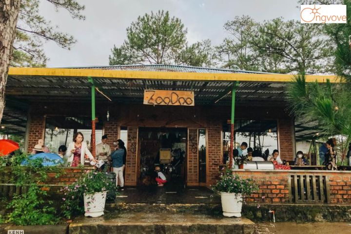 Thưởng thức cà phê