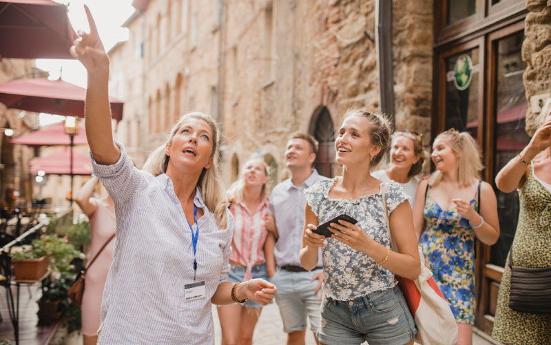Lợi thế của ngành nghề Tour Guide