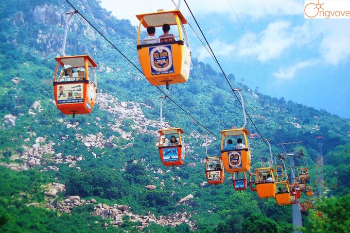 Đi cáp treo ngắm toàn cảnh thác Datanla
