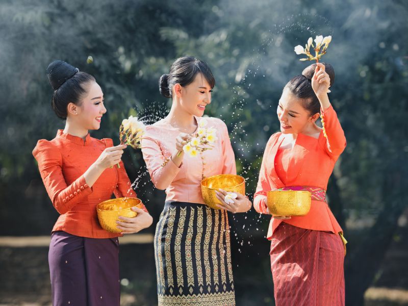 Tìm hiểu văn hóa truyền thống
