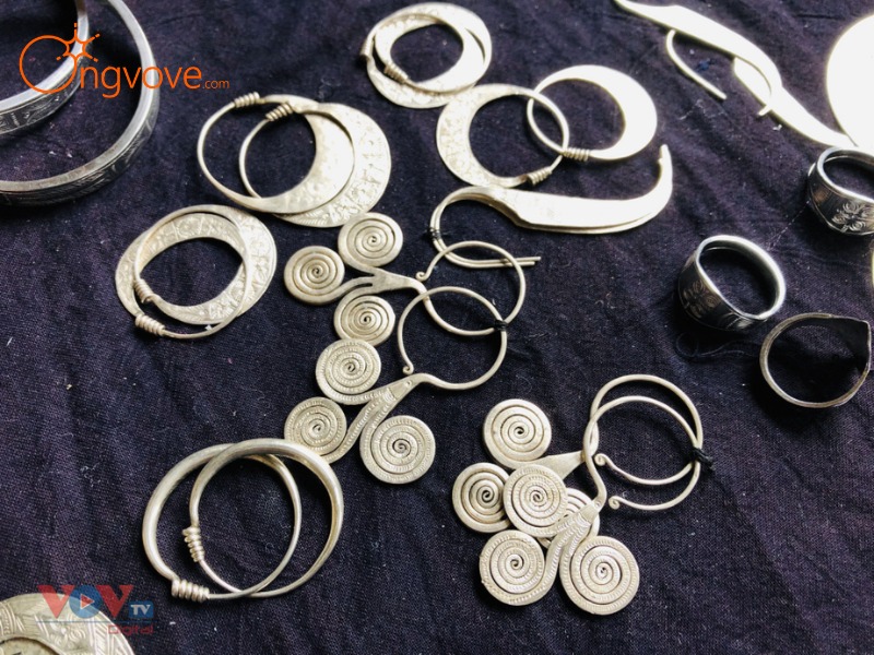 Trang sức bạc tinh xảo
