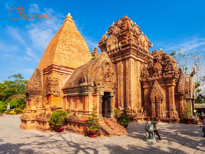 Tháp Bà Ponagar