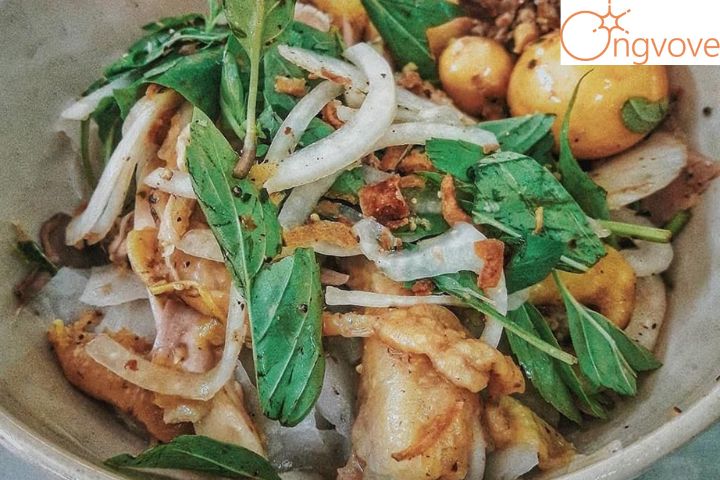 Bánh ướt lòng gà Thông Thiên Học