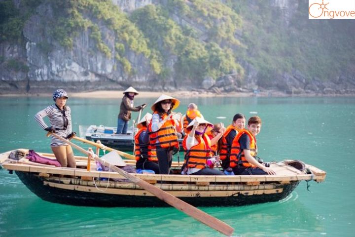 Dân cư - tôn giáo Hạ Long