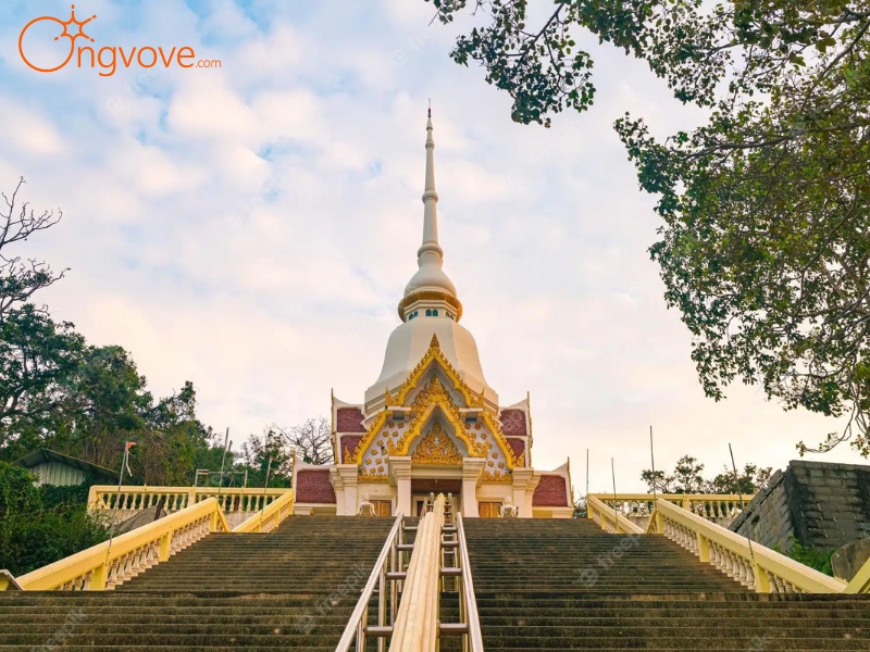 Wat Khao Takiap